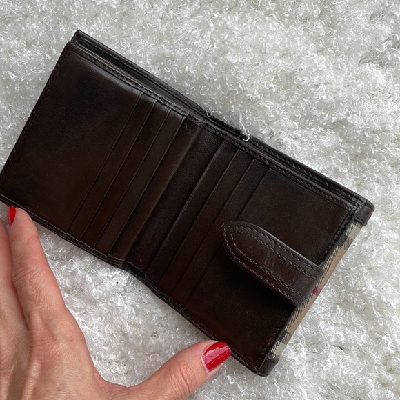 Burberry wallet. - Picture 4 of 9